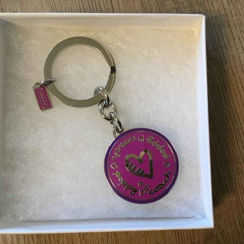 Coach Poppy Locket Purple w/Silver Keychain, Bag Charm and Purple Hang Tag NWOT - Picture 5 of 6